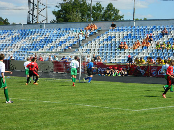 Дніпряни перемагають в Шкіряному м’ячі – Кубку Coca-Cola 2015/16