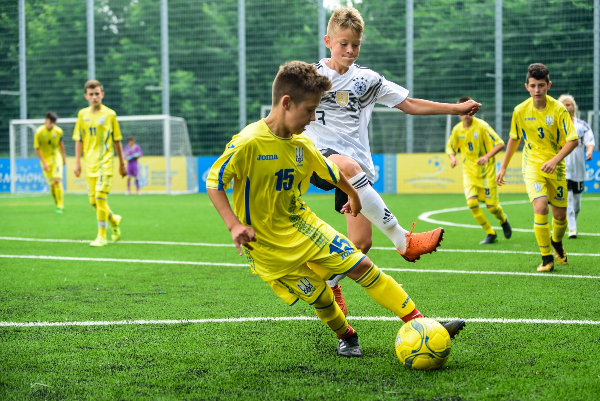 Уряд Німеччини надасть підтримку українському аматорському футболу у регіонах