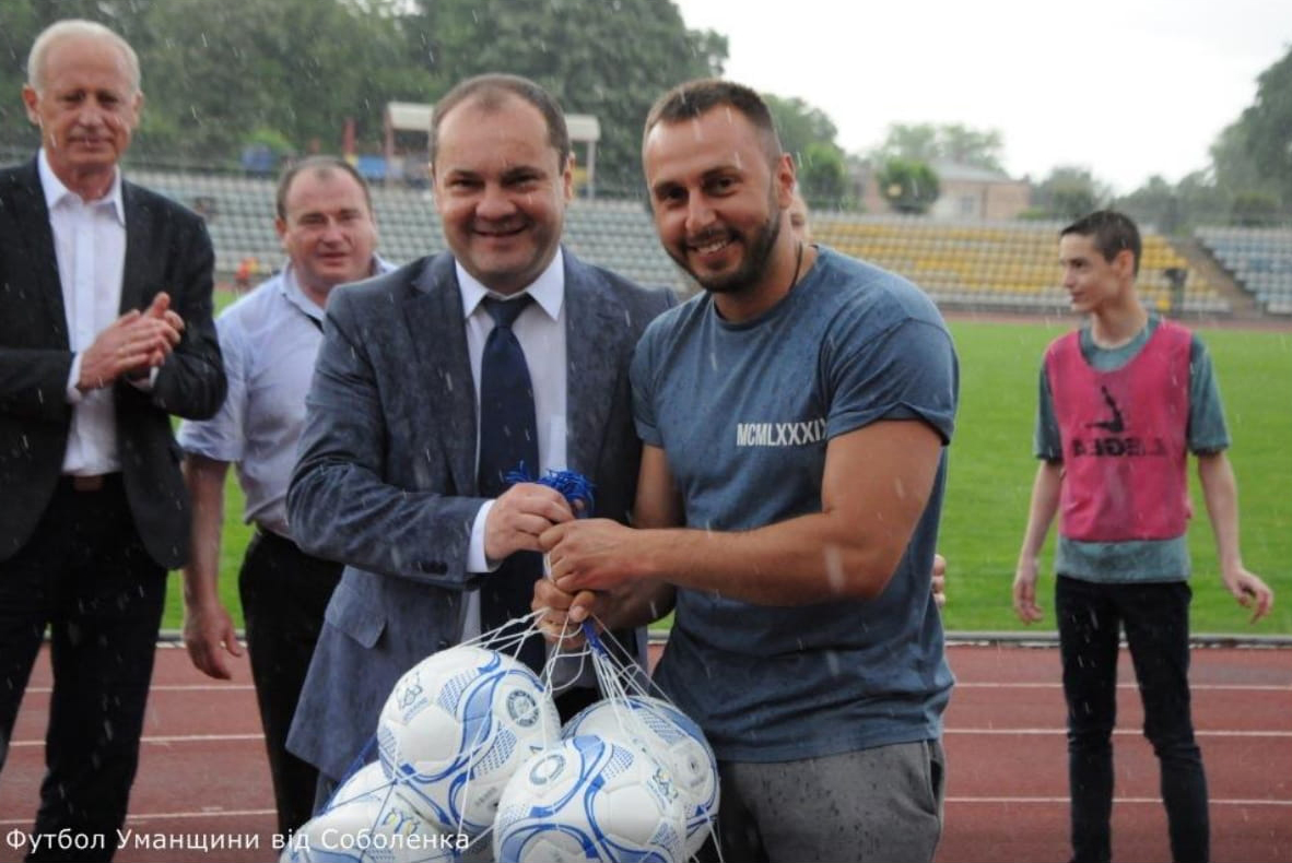 Нагородження федерації футболу Уманського району як кращої в Україні