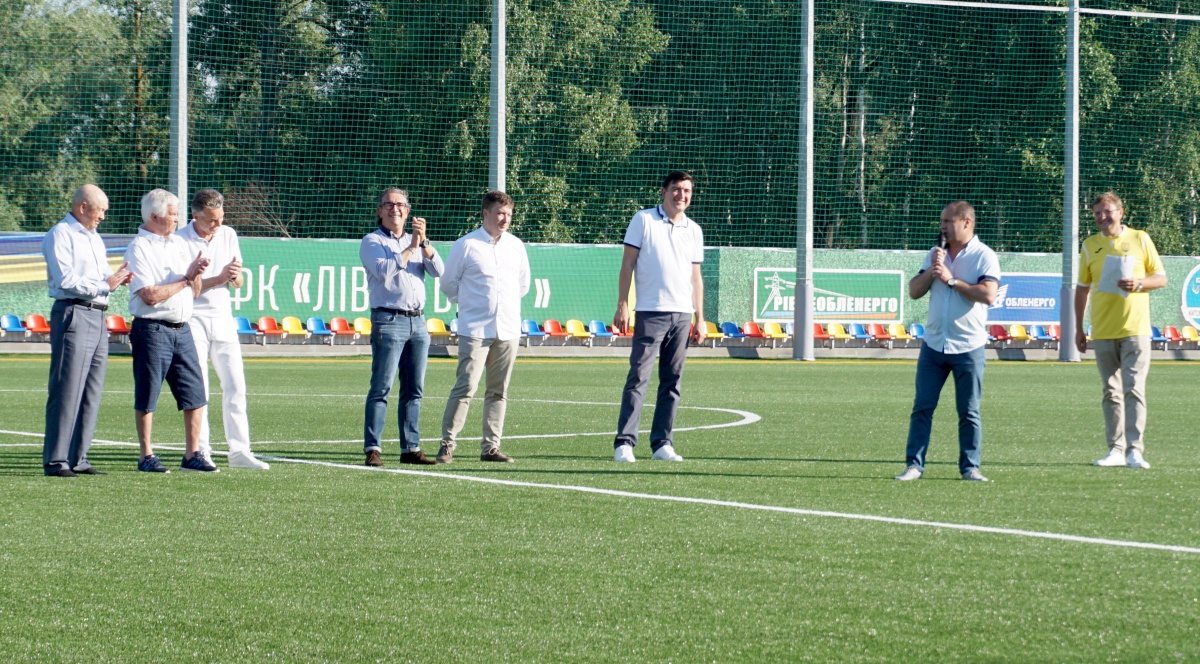 В Києві відкрили нову футбольну арену