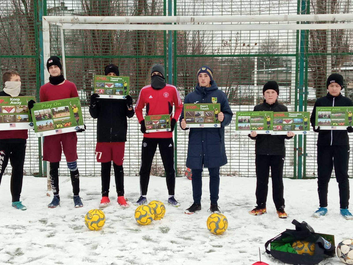 Міжнародна програма Spirit of Soccer: футбольні уроки з мінної безпеки крокують регіонами України