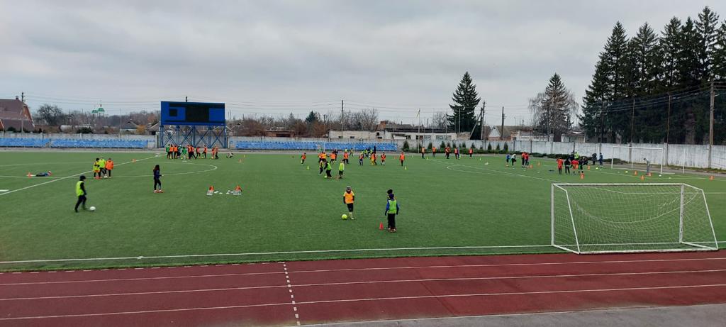 Міжнародна програма Spirit of Soccer: футбольні уроки з мінної безпеки крокують регіонами України